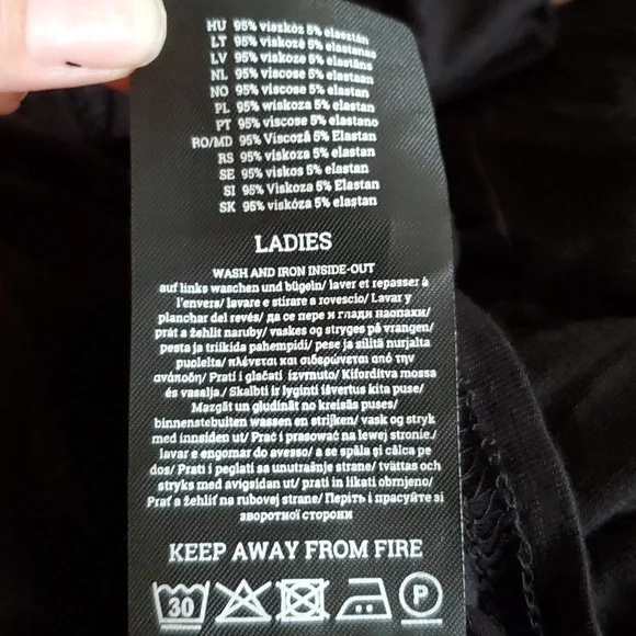 *NWT* Spiral Direct's Raven Heart Hooded Dress - Picture 13 of 16